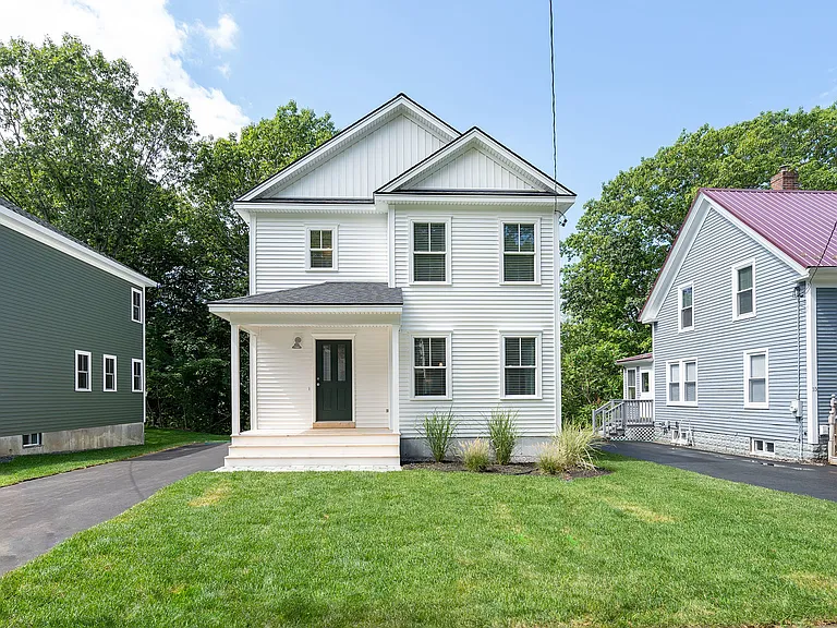 17 Bennett St — Photo 2