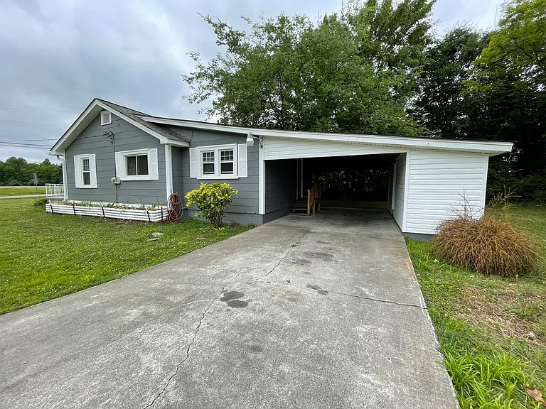 439 Pinson Rd NE — Photo 2
