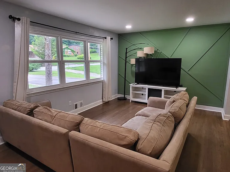 2752 Arrowood Dr #UPSTAIRS — Photo 3