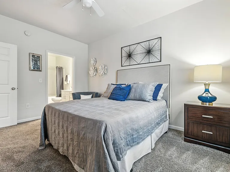 Riverchase Apartments — Photo 30