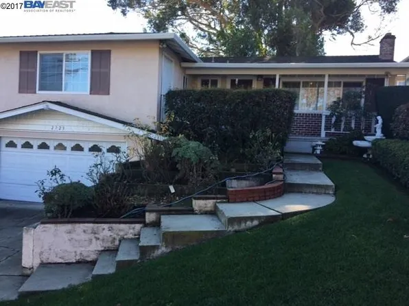 2723 Barlow Dr, Castro Valley, CA 94546