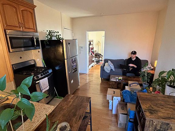 4th image of 167 E 102nd St APT 4NW