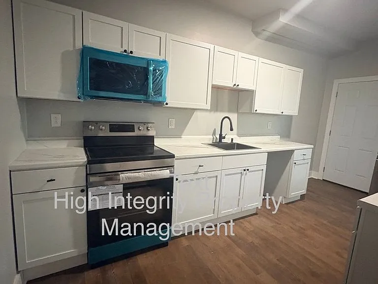 353 W Water St — Photo 7