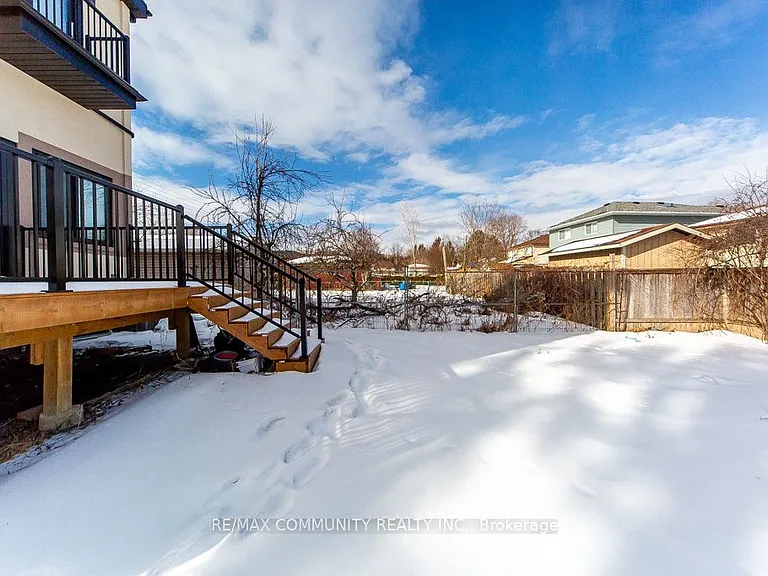 475 Wilson Rd N — Photo 46