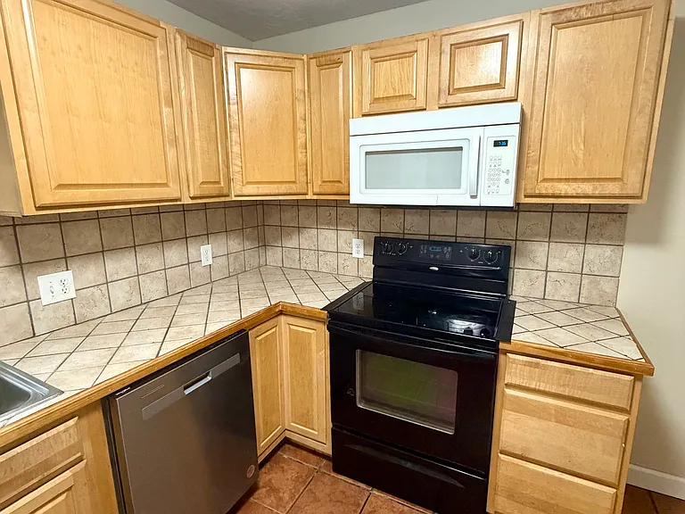 513 Cherokee Ct — Photo 12