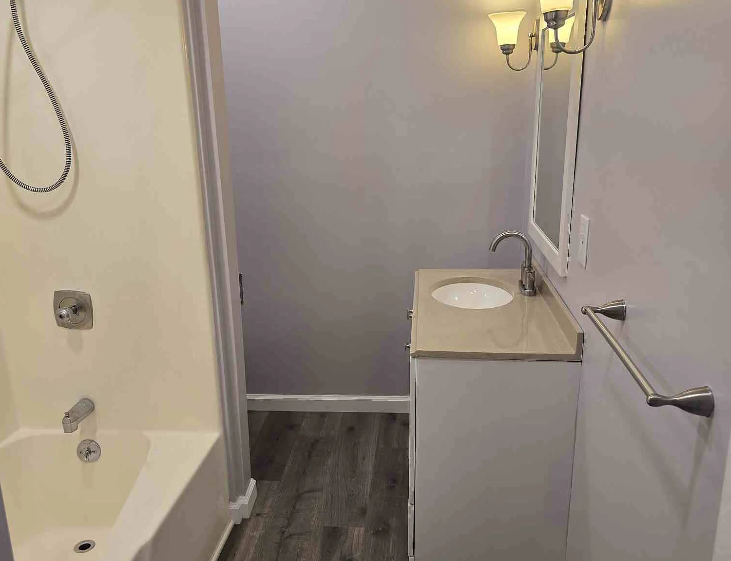 1 bed, $1,000 — Photo 2