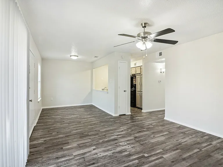 W Kirby St-005