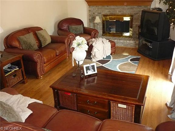 3rd image of 3178 Meanderwood Dr