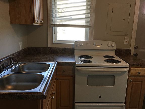 5th image of 119 Mullins Ave