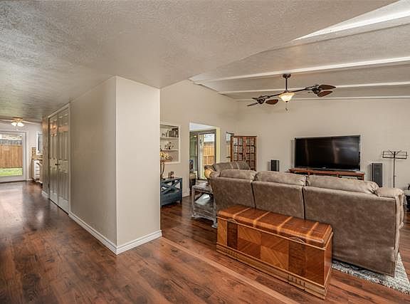 2nd image of 2112 Newcombe Dr