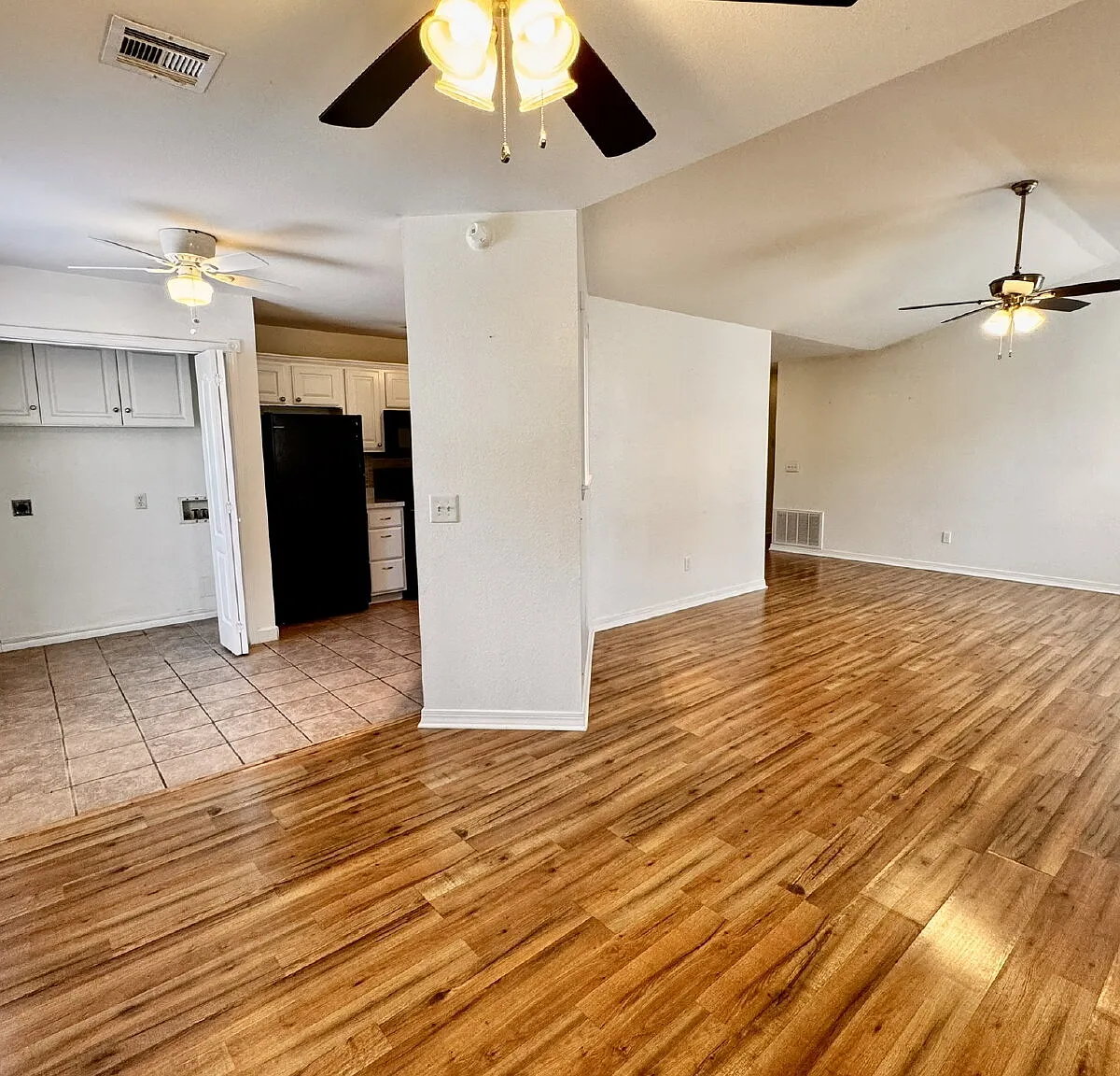 3 bed, 2.0 bath, 1357 sqft, $1,900 — Photo 4