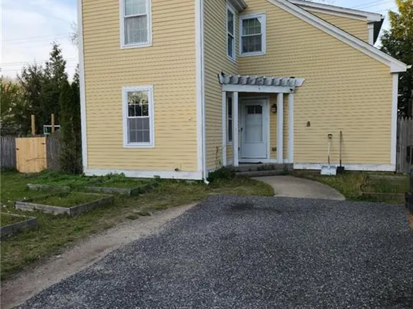 5 Walker Farm Ln, Barrington, RI 02806