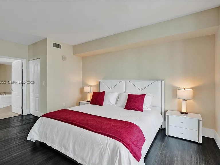 17555 Atlantic Blvd #1202 — Photo 19