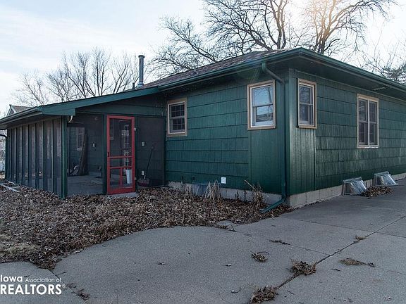 2nd image of 2744 N Court St