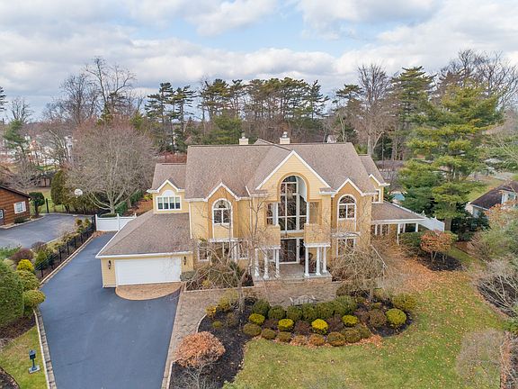 3rd image of 15 Percy Williams Dr