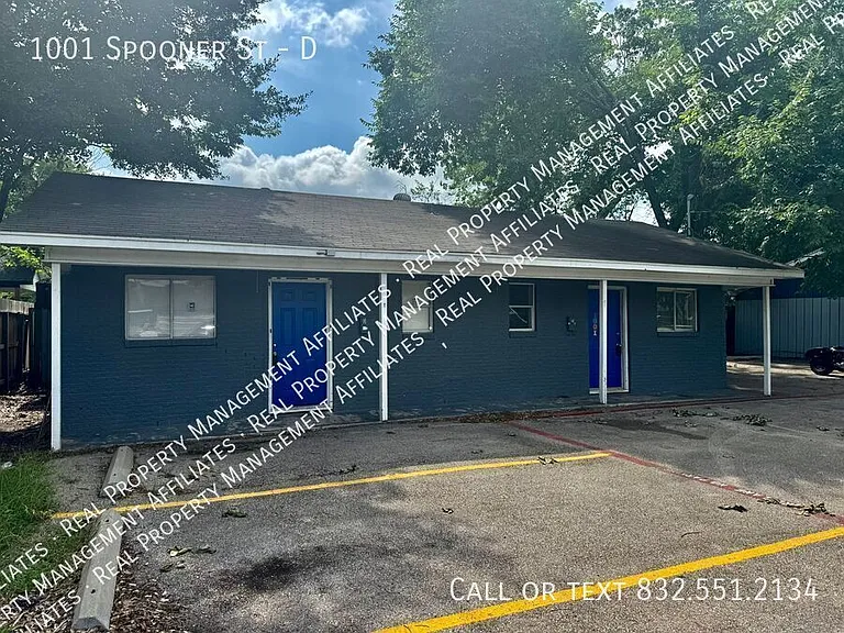 1001 Spooner St #D — Photo 1