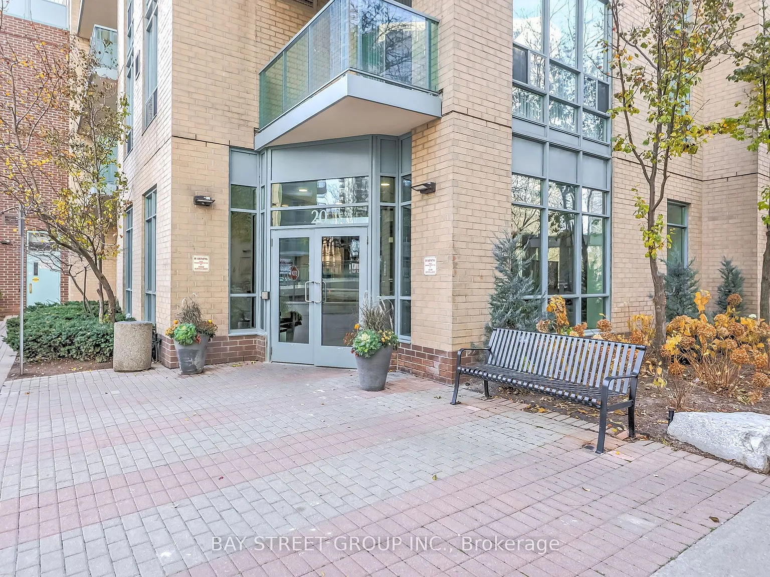2 bed, $2,400 — Photo 4