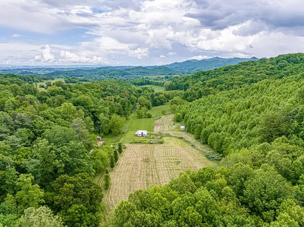 30249 Government Rd, Damascus, VA 24236