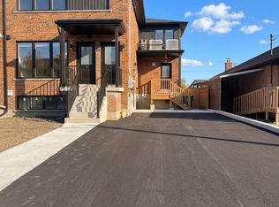 19 Arrowsmith Ave #1B, Toronto, ON M6M 2W8