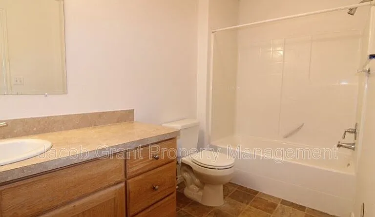 980 Eve Dr #1 — Photo 10