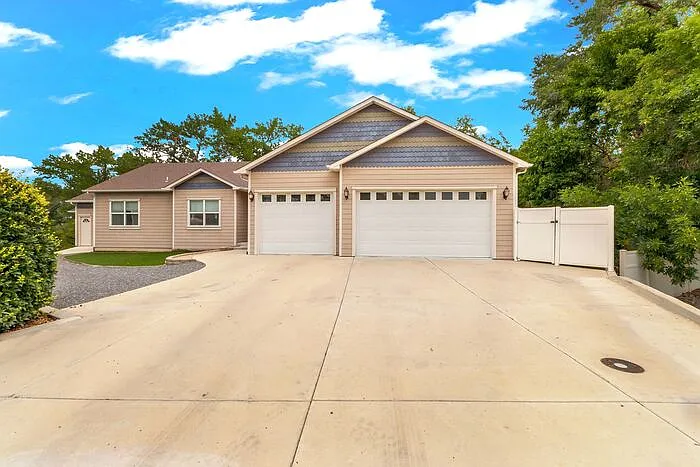 2245 Idella Ct