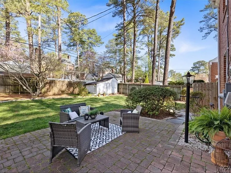 910 Orchard Rd — Photo 22