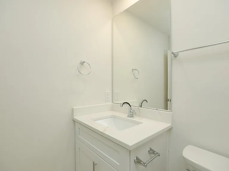 2050 Augusta Dr — Photo 25