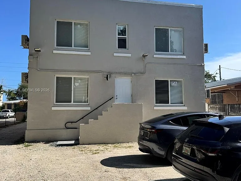 1631 NW 3rd St #5 — Photo 11