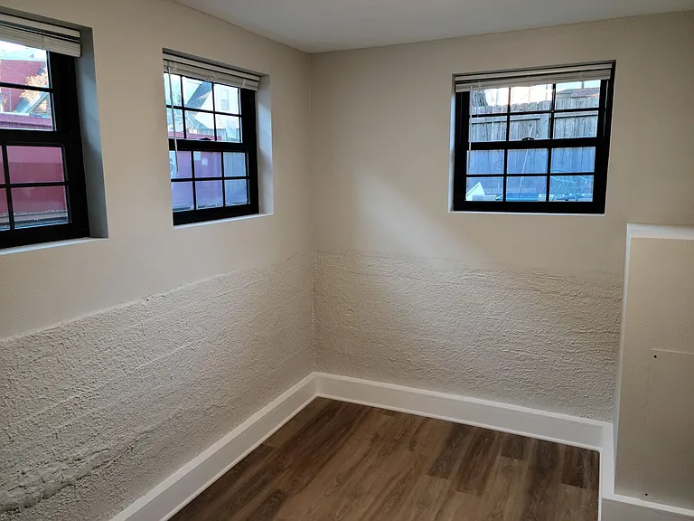 826 W Lakeside St — Photo 13