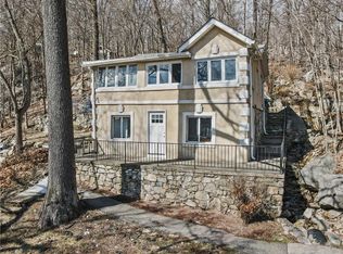 111 Tanglewylde Rd, Lake Peekskill, NY 10537