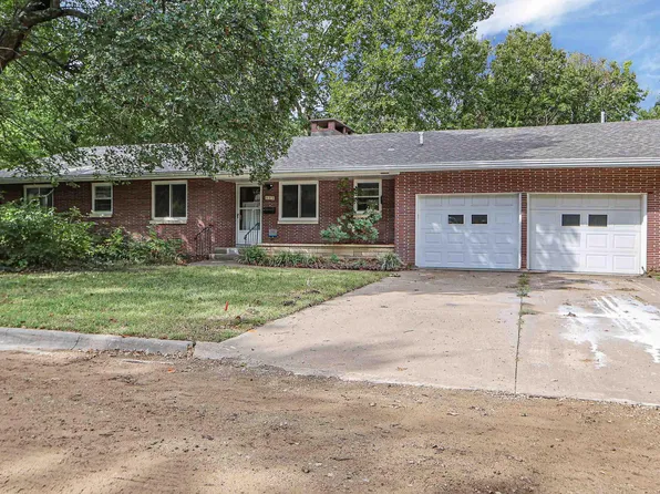 505 Oakdale Dr, Manhattan, KS 66502