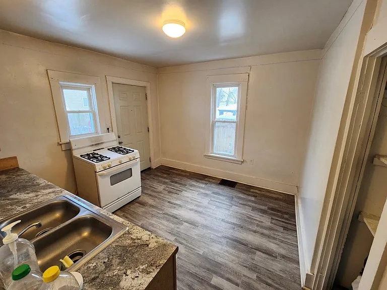 1700 Buchanan Ave SW #1704 — Photo 1
