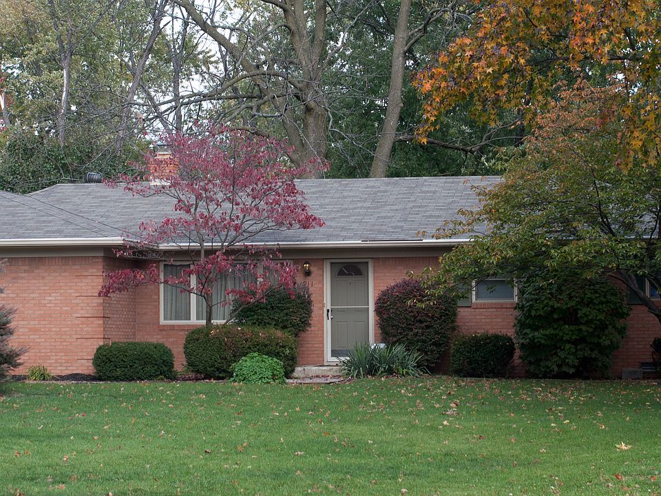 1st image of 911 Beaumont Ct