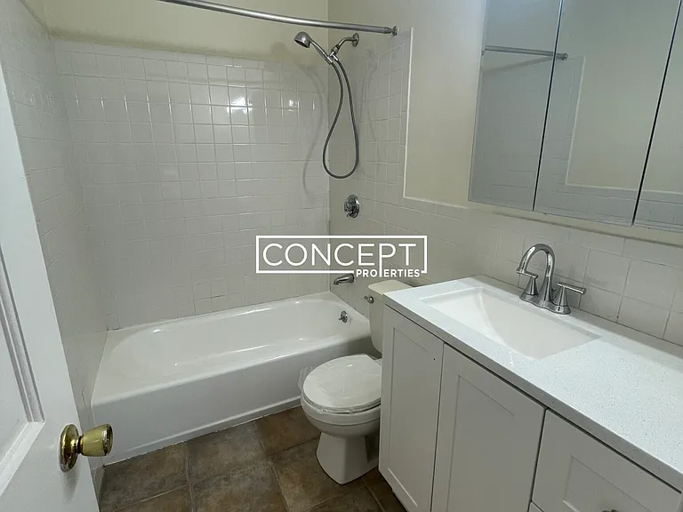 8 Barrows St #3 — Photo 14