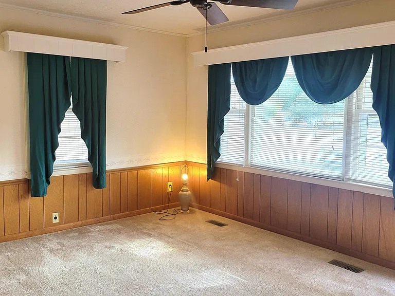 735 W Philadelphia Ave — Photo 8