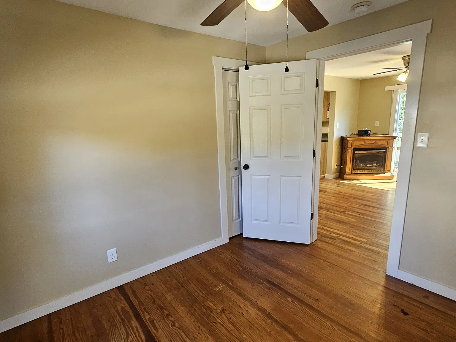 2 bed, 820 sqft, $1,800 — Photo 3