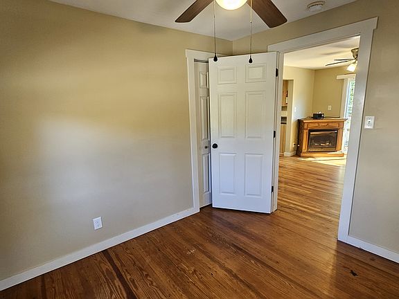 3rd image of 36 Azalea Ave