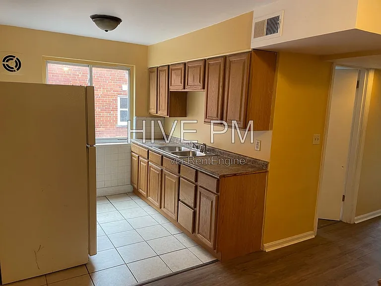 2524 Flanigan Ct #2 — Photo 5