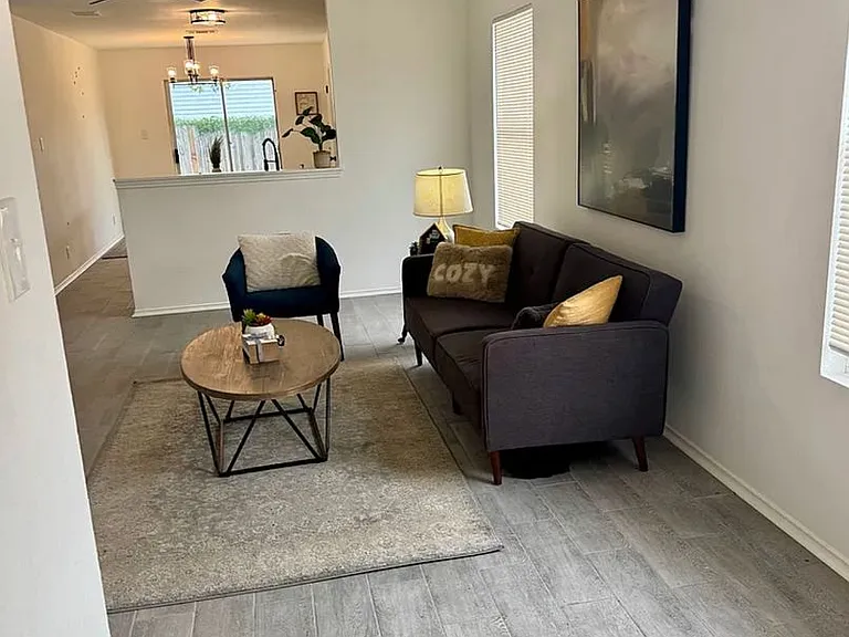 14400 Sandifer St — Photo 3
