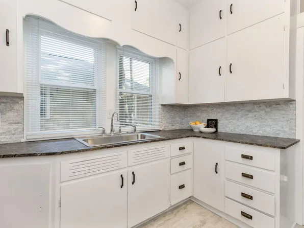 2332 Baker St, Ames, IA 50014