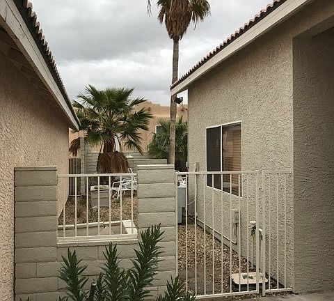 3rd image of 1211 Marina Dr