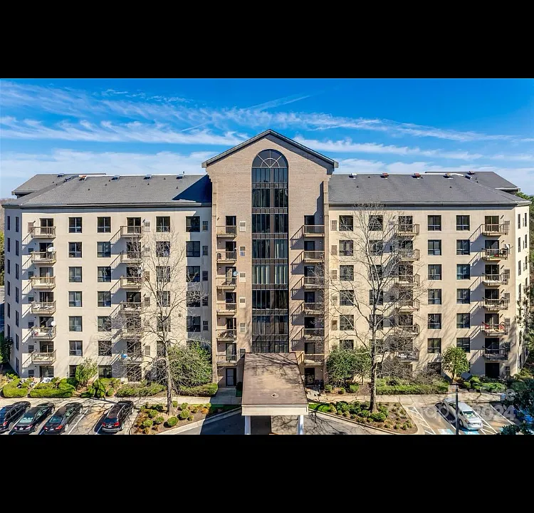 211 Heritage Blvd