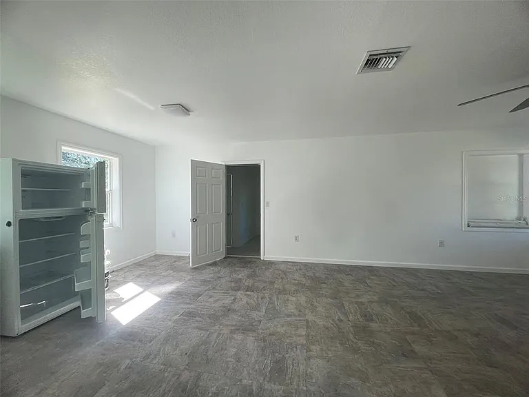 525 E Helen Ave — Photo 21