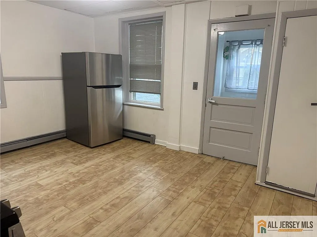 1 bed, 1.0 bath, 525 sqft, $1,700 — Photo 3