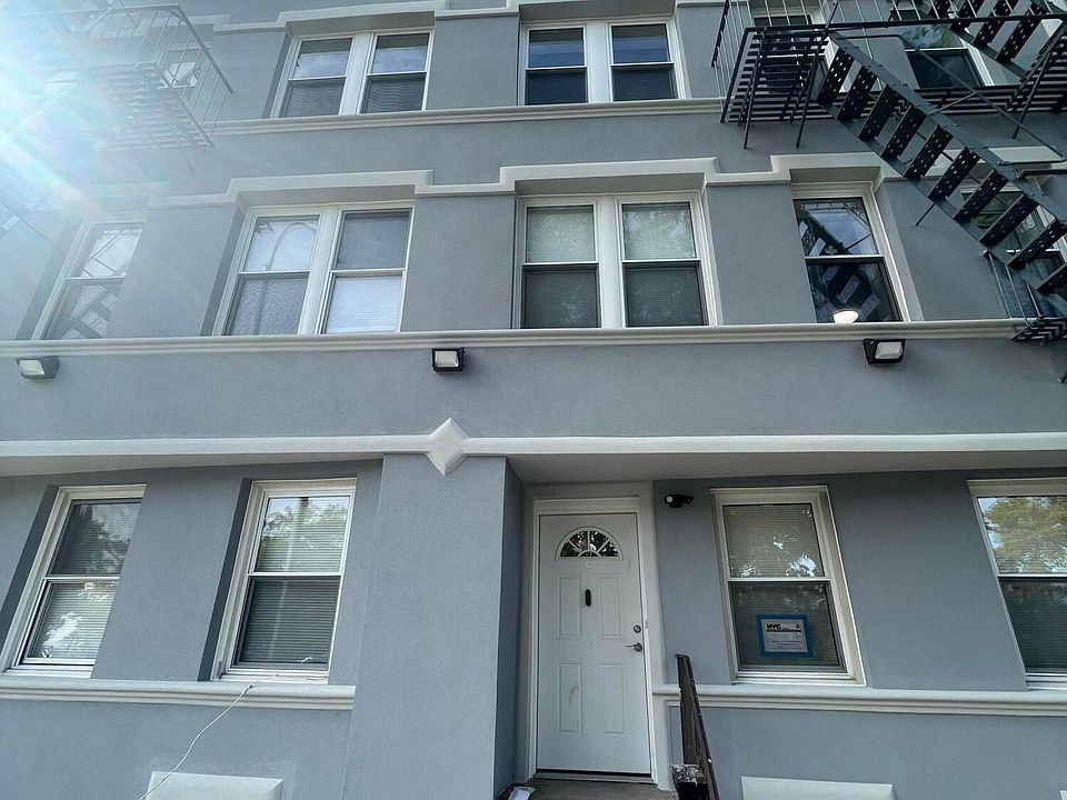 1st image of 252 Richmond Ter #2A