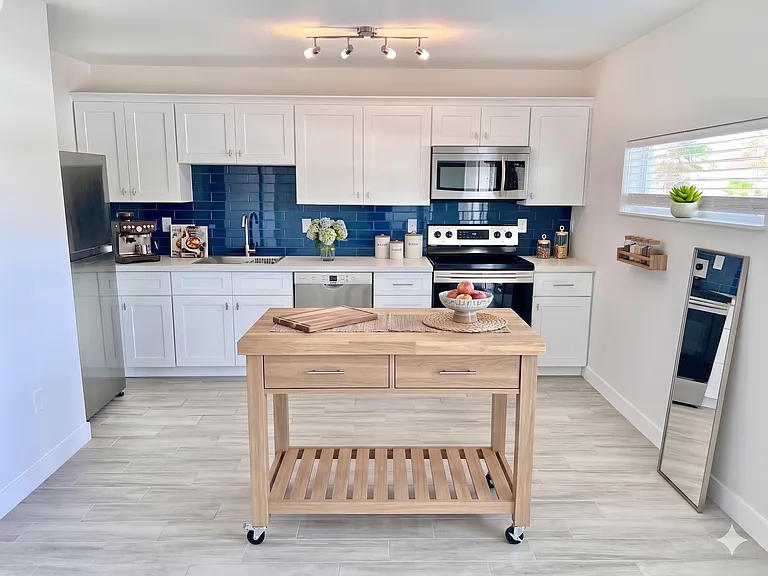 70 E Mitchell Dr #201 — Photo 8