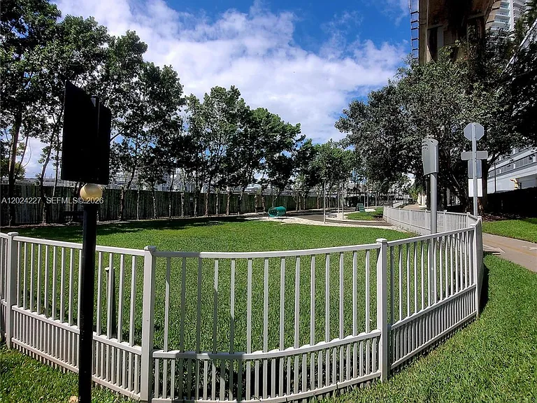 90 SW 3rd St #2208 — Photo 44