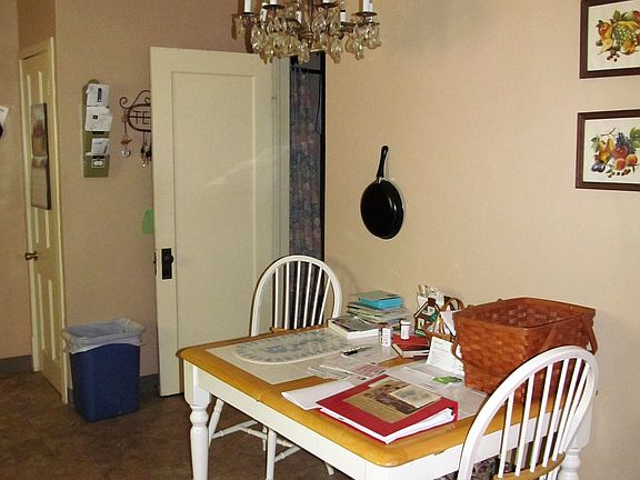 Dining area in kitchen