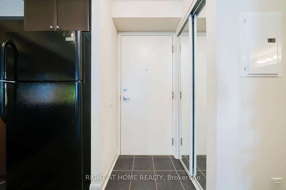 Building Photo - 525 Wilson Ave #827