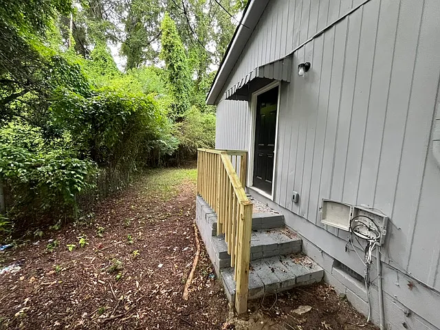 3 bed, 1055 sqft, $1,800 — Photo 2